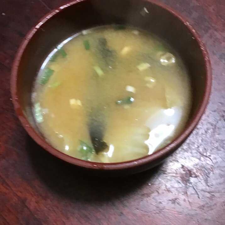 白菜とワカメとフリーズドライねぎの味噌汁 レシピ 作り方 By とりあえず乾杯 楽天レシピ 白菜とワカメとフリーズドライねぎの味噌汁 レシピ 作り方 By とりあえず乾杯 楽天レシピ